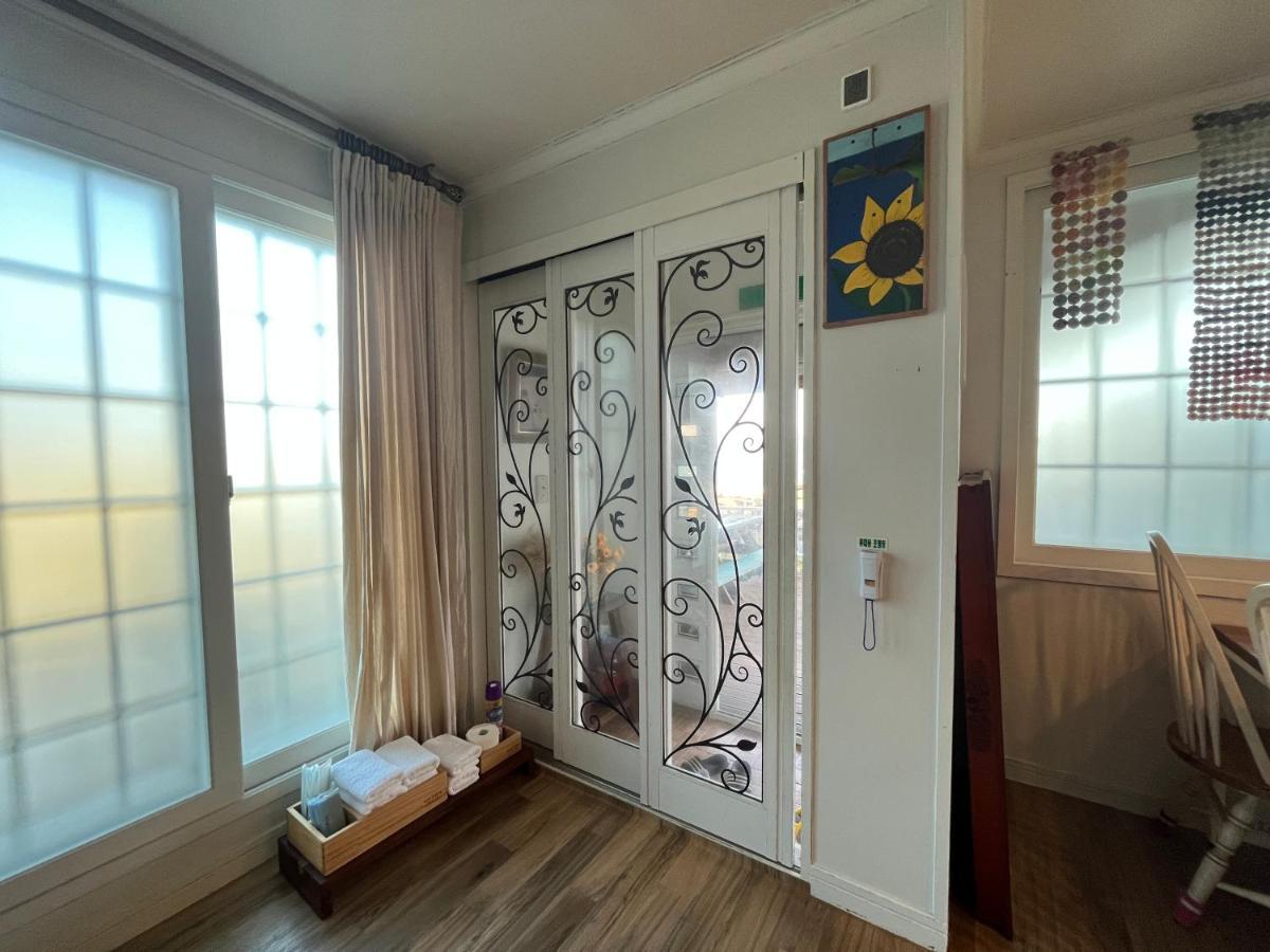Artist And Flower Pension Namhae Exterior photo