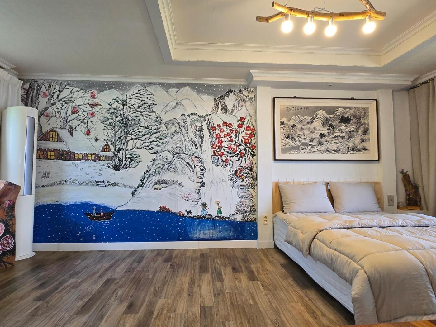 Artist And Flower Pension Namhae Exterior photo